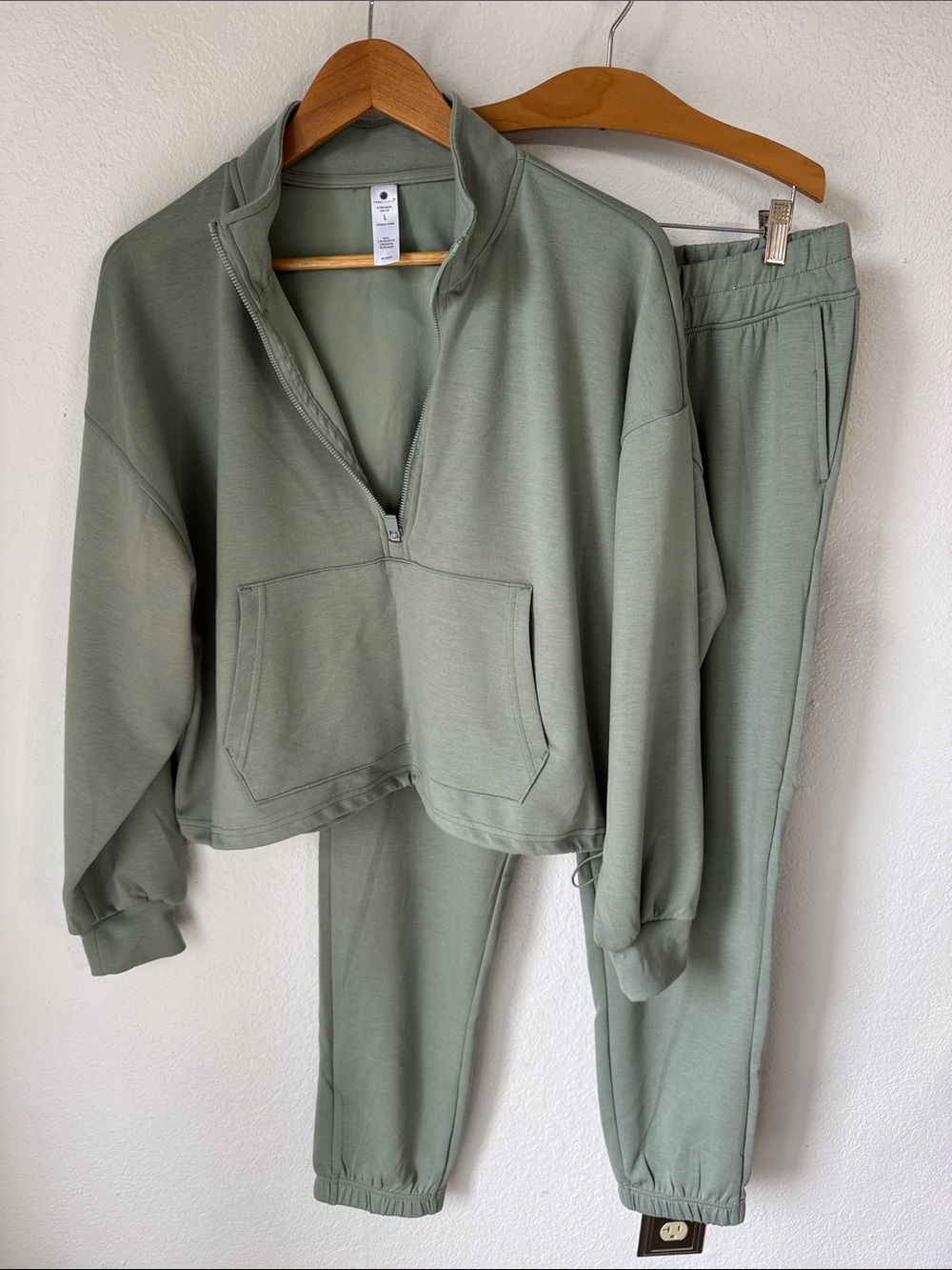 Yogalicous Jogger Set